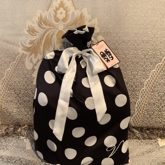 Victoria Secrets Polka dot slippers - Picture 7 of 9